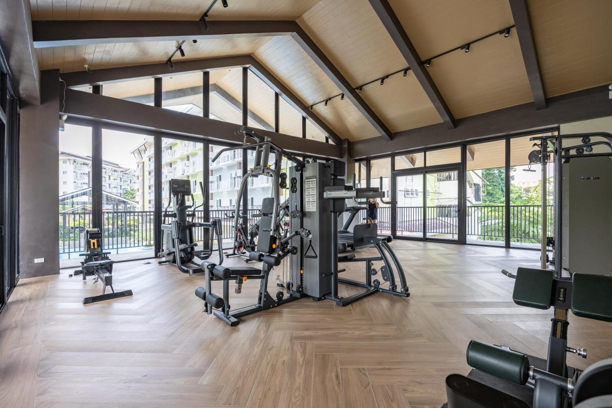 732 Express Condotel, 3 Minutes To Airport, With Gym & Pool Fast Wi-Fi, Free Netflix Lapu-Lapu City Eksteriør bilde
